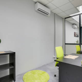 Bureau privé 10 m² 2 postes Location bureau Rue Rabelais Montreuil 93100 - photo 4